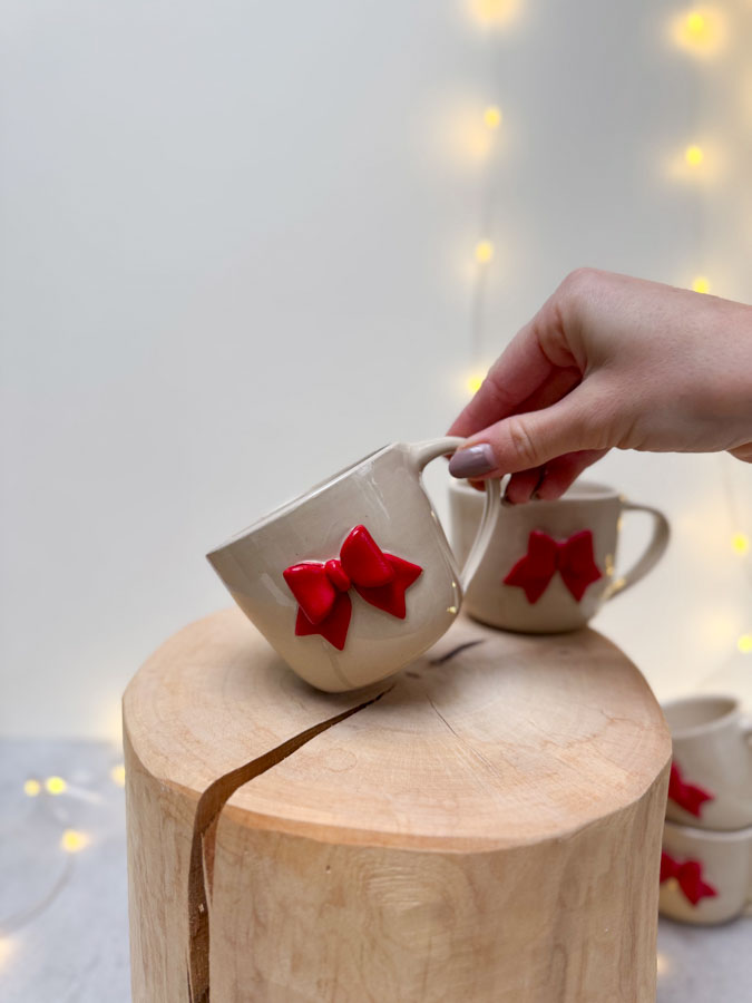 ČERVENÁ MAŠLIČKA HRNEK 220ml